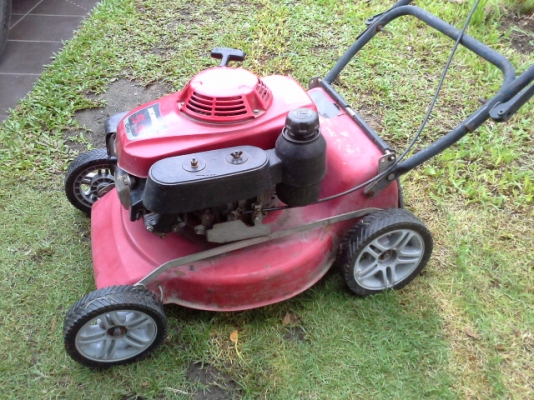 ขายรถตัดหญ้า HONDA 5.5