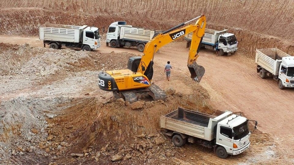 รถขุด JCB ขนาด 3.5 ตัน , 5 ตัน และ 20 ตัน รถขุด JCB ขนาด 3.5 ตัน , 5 ตัน และ 20 ตัน