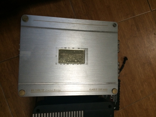 ขายเครื่องเสียงรถหน่อยครับ ยกชุดถูกๆไม่ได้ใช้แล้ว