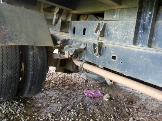 รถฮีโน่ 6 ล้อดั้ม 121 แรงม้า. ปี 48 สนใจติดต่อ 081 - 6079515 รถฮีโน่ 6 ล้อดั้ม 121 แรงม้า. ปี 48 สนใจติดต่อ 081 - 6079515