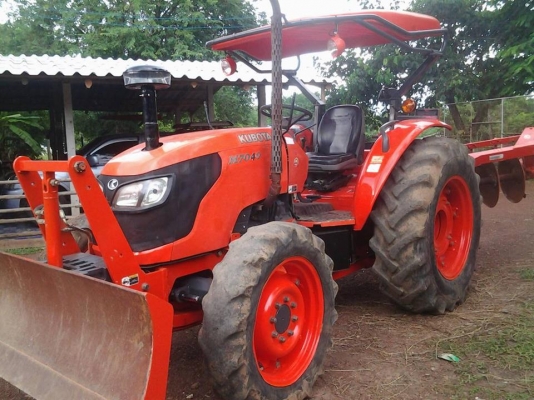 ขายคูโบต้า M7040 สภาพดีพร้อมใช้งานได้ทันที มีดันหน้า ผาน3  ผาน7 ใช้งาน 2,000 ชั่วโมง เอกสารพร้อมโอน