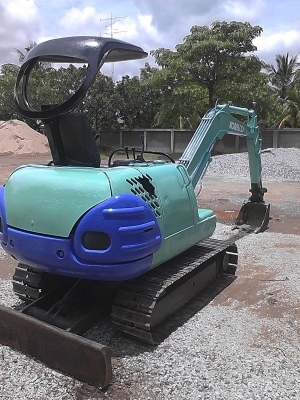 ขายแบคโฮ kobelco sk025-2 ราคาถูกๆครับ