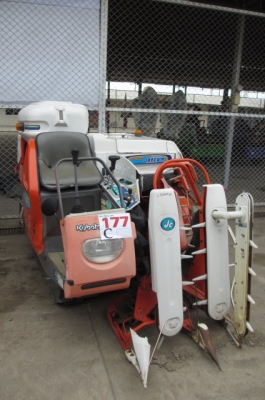 KUBOTA SR J5 รถเกี่ยวข้าว เก่านอก KUBOTA SR J5 รถเกี่ยวข้าว เก่านอก