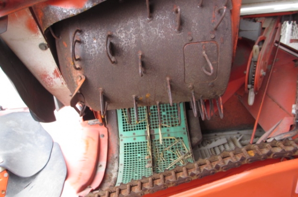 KUBOTA SR J5 รถเกี่ยวข้าว เก่านอก KUBOTA SR J5 รถเกี่ยวข้าว เก่านอก