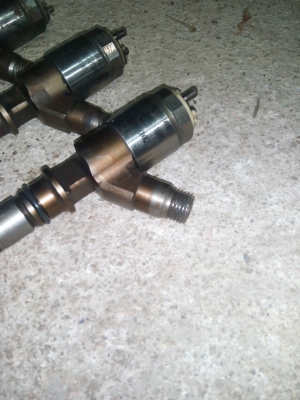 ขายหัวฉีด CAT 320D ของแท้ติดรถ มี 6 หัว สภาพ 90 \% ใช้งานได้ทุกตัว ขาย 8000 บาท ขายหัวฉีด CAT 320D ของแท้ติดรถ มี 6 หัว สภาพ 90 \% ใช้งานได้ทุกตัว ขาย 8000 บาท