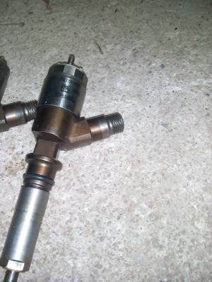 ขายหัวฉีด CAT 320D ของแท้ติดรถ มี 6 หัว สภาพ 90 \% ใช้งานได้ทุกตัว ขาย 8000 บาท ขายหัวฉีด CAT 320D ของแท้ติดรถ มี 6 หัว สภาพ 90 \% ใช้งานได้ทุกตัว ขาย 8000 บาท