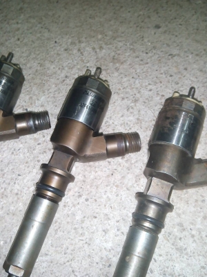 ขายหัวฉีด CAT 320D ของแท้ติดรถ มี 6 หัว สภาพ 90 \% ใช้งานได้ทุกตัว ขาย 8000 บาท ขายหัวฉีด CAT 320D ของแท้ติดรถ มี 6 หัว สภาพ 90 \% ใช้งานได้ทุกตัว ขาย 8000 บาท