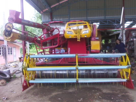 ขายรถเกี่ยวด่วนรุ่นศักดิ์พัฒนาการเกษตร