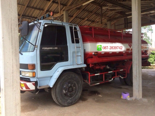 ขายรถบรรทุกนํ้ามัน 6 ล้อ บรรจุ 9,000 ลิตร ISUZU ROCKY 160 แรงม้า