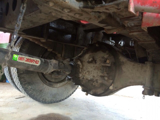 ขายรถบรรทุกนํ้ามัน 6 ล้อ บรรจุ 9,000 ลิตร ISUZU ROCKY 160 แรงม้า