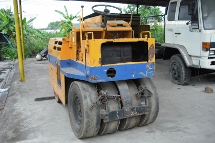 ขายด่วน รถบดถนน SAKAI Mod.TV-40H