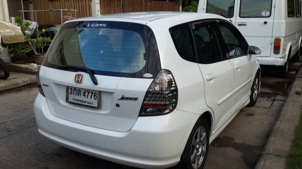 2004 HONDA, JAZZ 1.5 E โฉม JAZZ แรก สีขาว ขายด่วน!!! 2004 HONDA, JAZZ 1.5 E โฉม JAZZ แรก สีขาว ขายด่วน!!!