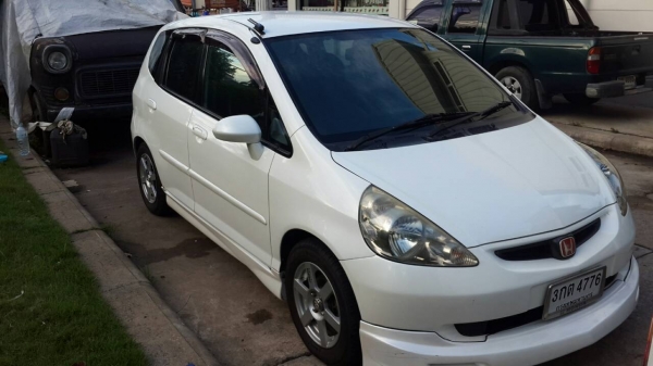 2004 HONDA, JAZZ 1.5 E โฉม JAZZ แรก สีขาว ขายด่วน!!! 2004 HONDA, JAZZ 1.5 E โฉม JAZZ แรก สีขาว ขายด่วน!!!
