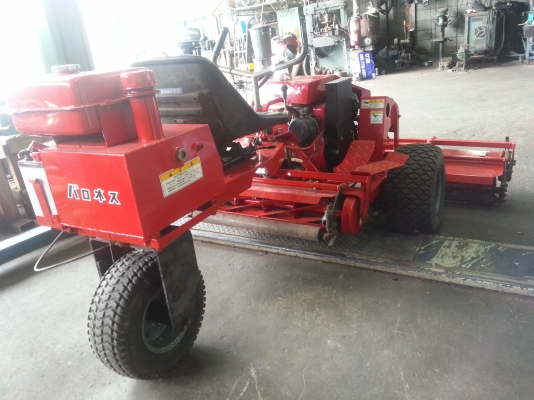 ขายรถตัดหญ้านั่งขับสนามกอล์ฟ Baroness ขายรถตัดหญ้านั่งขับสนามกอล์ฟ Baroness