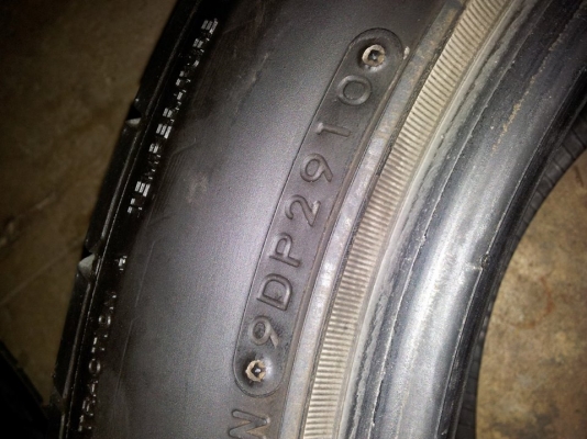 ขายยาง Nitto   195/55/15  ปี 10 รุ่น Xtrem 555