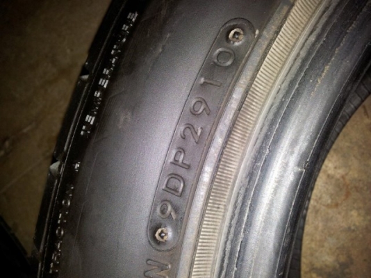 ขายยาง Nitto   195/55/15  ปี 10 รุ่น Xtrem 555