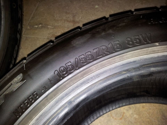 ขายยาง Nitto   195/55/15  ปี 10 รุ่น Xtrem 555