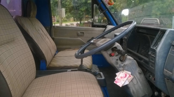 ขาย NPR 115 ห้างแท้ปี 34 เครื่อง 4BD1 115 แรงม้า 6 น็อตหน้าหลัง เกียร์สั้น คัสซีสวยตลอดเส้น ยางดี ทะเบียนเต็มพร้อมโอน