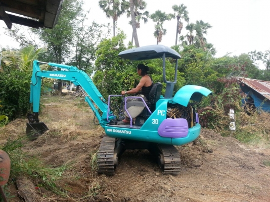 แบคโฮเล็กkomatsu pc 30-7