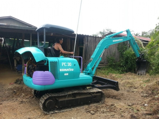 แบคโฮเล็กkomatsu pc 30-7 แบคโฮเล็กkomatsu pc 30-7