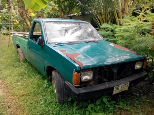 ขายรถ นิสสัน บิ๊กเอ็ม ราคา 35,000 บาท มีทะเบียน ขาด 3 ปี ติดต่อ จ.ส.อ.ปถัมภ์ โทร 0817430910