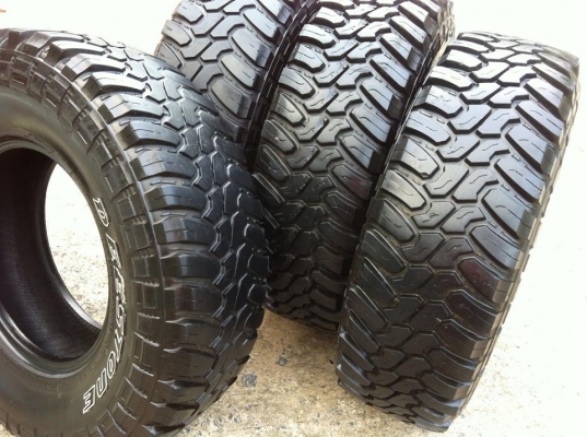ขายยาง DEESTONE MUD CLAWER 285 75 r16 ปลายปี11