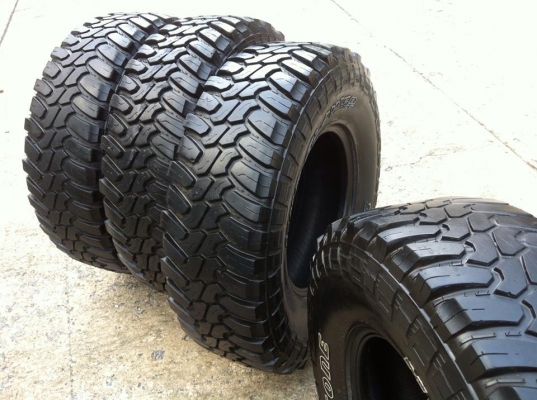 ขายยาง DEESTONE MUD CLAWER 285 75 r16 ปลายปี11