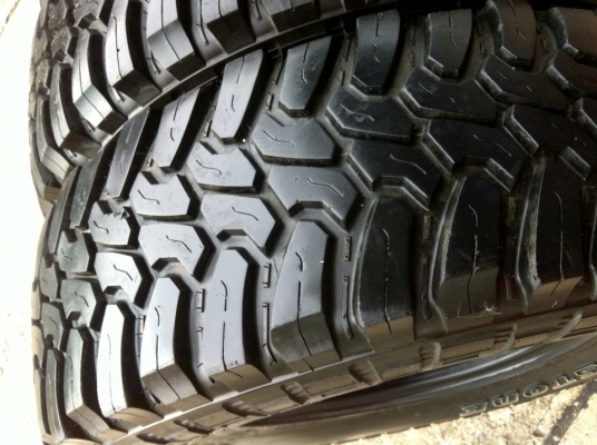 ขายยาง DEESTONE MUD CLAWER 285 75 r16 ปลายปี11