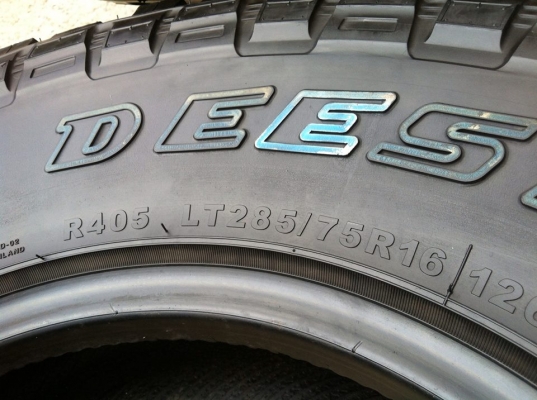 ขายยาง DEESTONE MUD CLAWER 285 75 r16 ปลายปี11