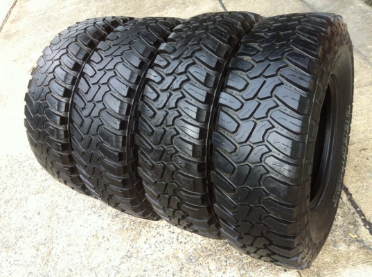 ขายยาง DEESTONE MUD CLAWER 285 75 r16 ปลายปี11