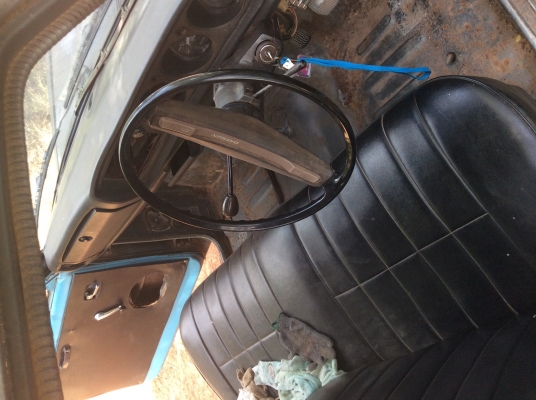 ขายดัสสันช้างเหยียบ แห้งๆ สี่ขอเกียร์คอ เครื่องดีมากๆ