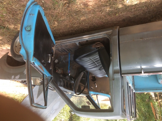 ขายดัสสันช้างเหยียบ แห้งๆ สี่ขอเกียร์คอ เครื่องดีมากๆ