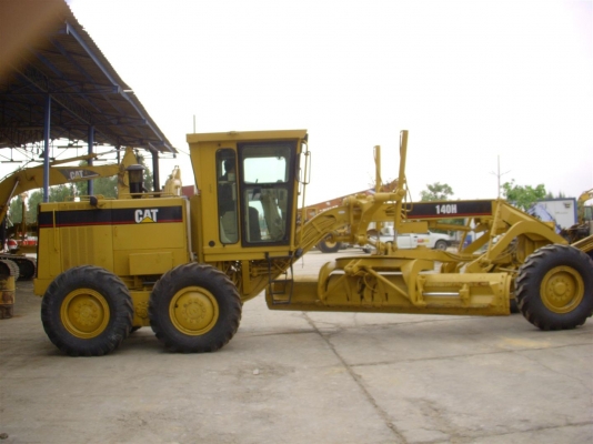 รถเกรด CAT 140H  S/N : 2ZK-07784 สภาพเทพ