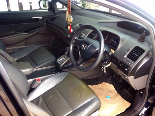 HONDA CIVIC 1.8s AUTO ปี 52 เล่มพร้อมโอน HONDA CIVIC 1.8s AUTO ปี 52 เล่มพร้อมโอน