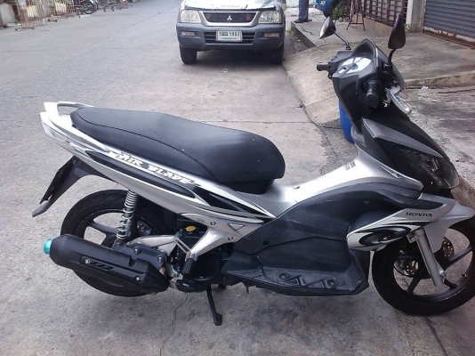 Air bland ปี 50 สีแดง ดำ เครื่องดี เครื่องเดิมๆ มีเล่มเอกสารครบ ไม่มีควัน ไม่หลวม Air bland ปี 50 สีแดง ดำ เครื่องดี เครื่องเดิมๆ มีเล่มเอกสารครบ ไม่มีควัน ไม่หลวม