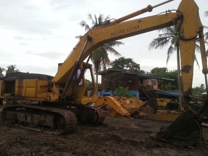 ขายรถแบคโฮ Komatsu pc200-2 ตามสภาพ พร้อมใช้งาน ไม่มีประตู ขายรถแบคโฮ Komatsu pc200-2 ตามสภาพ พร้อมใช้งาน ไม่มีประตู