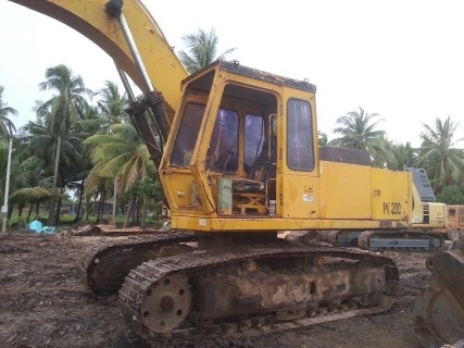 ขายรถแบคโฮ Komatsu pc200-2 ตามสภาพ พร้อมใช้งาน ไม่มีประตู ขายรถแบคโฮ Komatsu pc200-2 ตามสภาพ พร้อมใช้งาน ไม่มีประตู