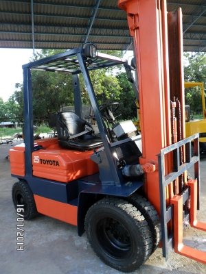 FORKLIFT*TOYOTA*5FD25*เสาฟลูฟรี5.50ม.*นำเข้าแท้จากญี่ปุ่นขายด่วนที่โคราช