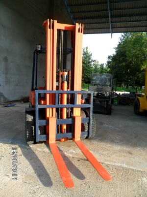 FORKLIFT*TOYOTA*5FD25*เสาฟลูฟรี5.50ม.*นำเข้าแท้จากญี่ปุ่นขายด่วนที่โคราช