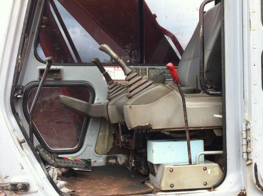 ขายแบคโฮ ฮิตาชิ200พร้อมใช้ขีด2super