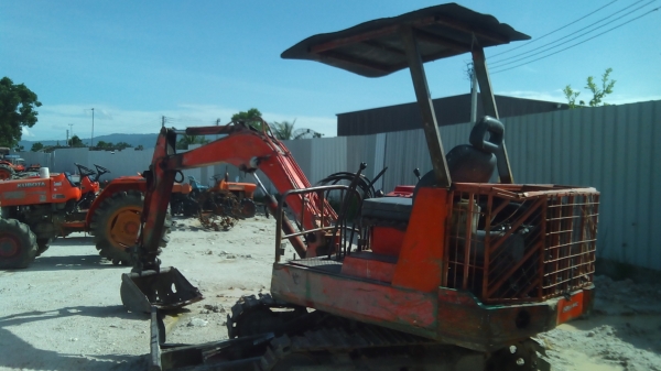 ขายแบ็คโฮคูโบต้า PC20  ราคาถูกๆ 135,000