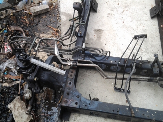 ขายกระปุกพวงมาลัยเดลก้า 6ล้อใหญ่ครับ ไม่ให้แซสซี 8000 บาทครับ