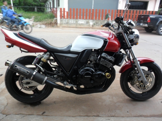 cb400 superfour v.s สรรพสามิต 69000