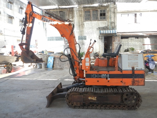 ขายรถขุดเล็ก BACK HOE KUBOTA KH-8H พร้อมใช้งาน ขายรถขุดเล็ก BACK HOE KUBOTA KH-8H พร้อมใช้งาน