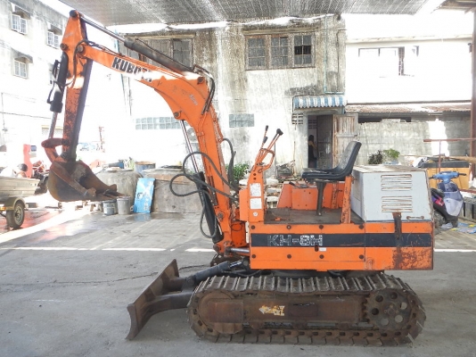 ขายรถขุดเล็ก BACK HOE KUBOTA KH-8H พร้อมใช้งาน ขายรถขุดเล็ก BACK HOE KUBOTA KH-8H พร้อมใช้งาน