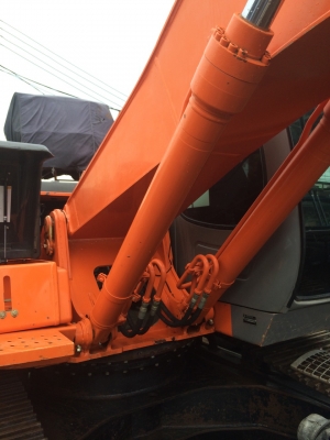 ต้องการขาย แบคโฮ ฮิตาชิ ZX200-1 ต้องการขาย แบคโฮ ฮิตาชิ ZX200-1