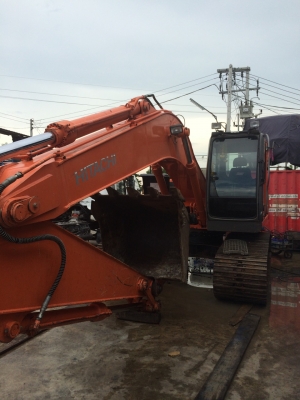 ต้องการขาย แบคโฮ ฮิตาชิ ZX200-1 ต้องการขาย แบคโฮ ฮิตาชิ ZX200-1