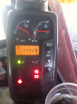 ต้องการขาย แบคโฮ ฮิตาชิ ZX200-1 ต้องการขาย แบคโฮ ฮิตาชิ ZX200-1