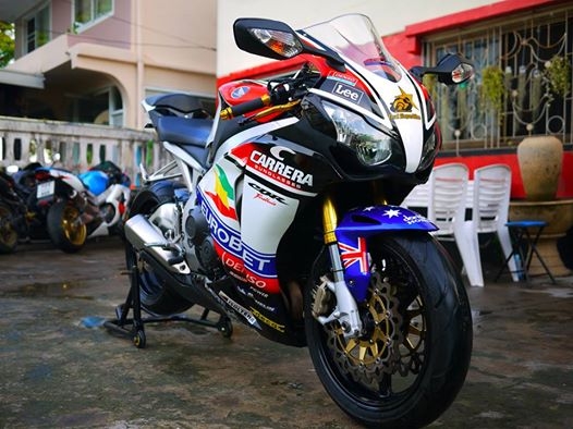 ขาย Cbr1000 2008 สภาพเครื่องสดๆ เสียสรรพสารมิตรแล้วเอกสารแท้ทุกฉบับ