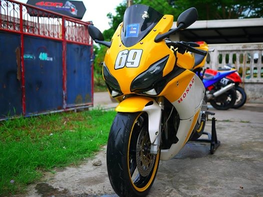 ขาย Cbr93 ตัวคาร์บูรไฟฟ้า พร้อมทะเบียนแท้ แฟริ่ง Cbr1000 08